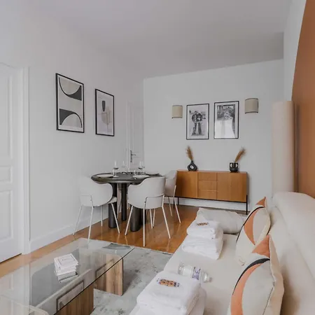 Parisian Charm Elegant 1-bedroom Apartment *