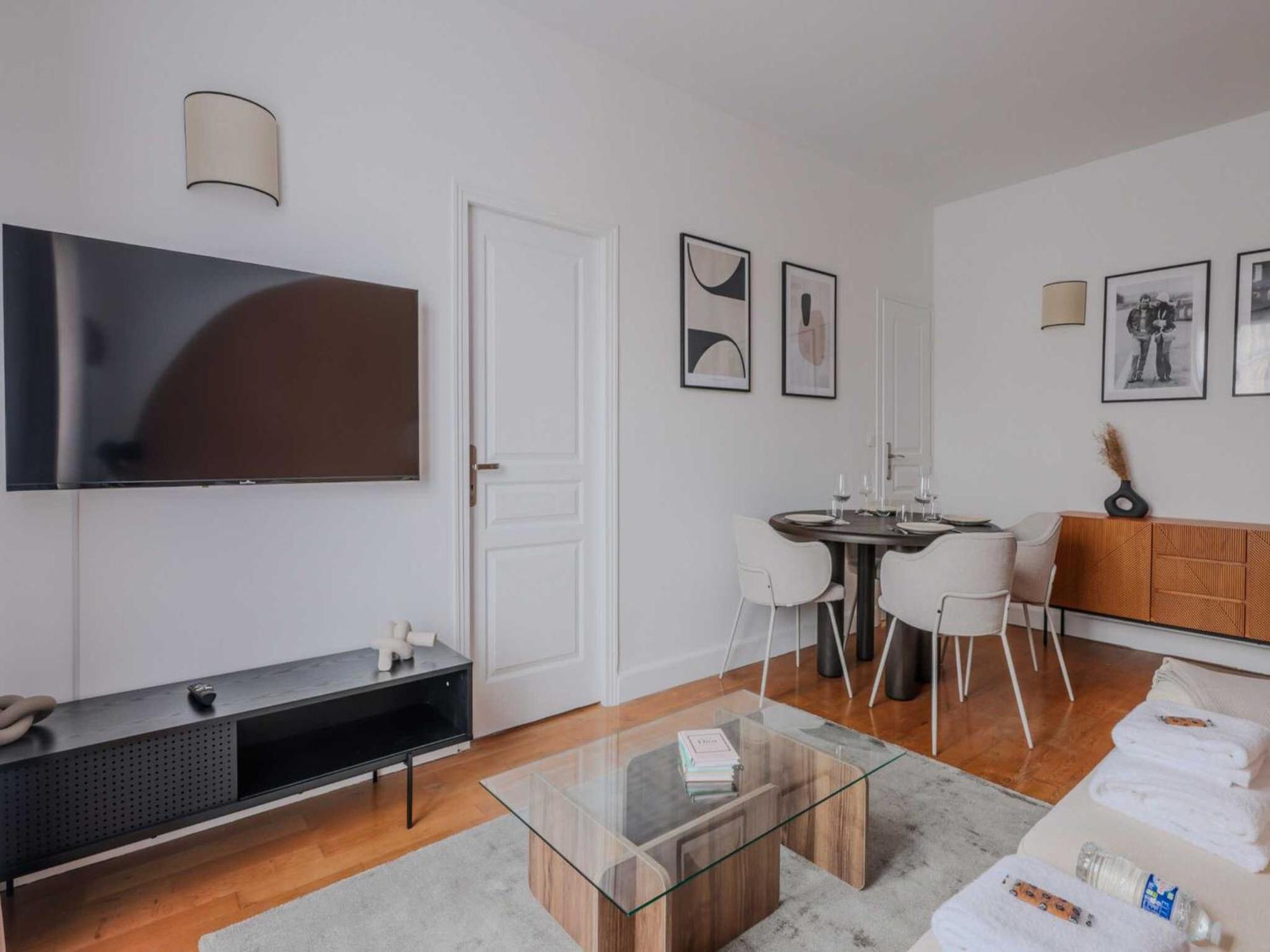 Parisian Charm Elegant 1-bedroom Apartment Paris